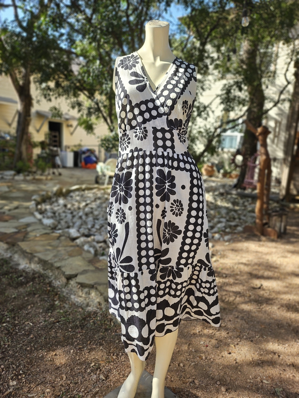 Francesca Bettini Sleeveless Black & White Linen Floral V-Neck Midi Dress M